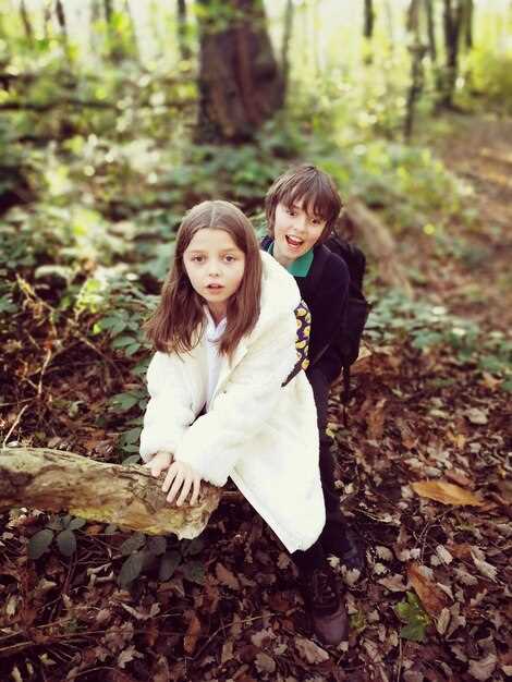 Как дети знаменитой пары справляются с вниманием прессы и поклонников