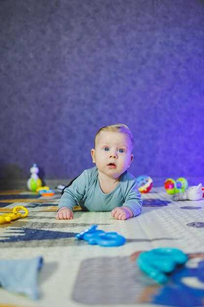 Социальное взаимодействие: проявление улыбок и реакции на родителей