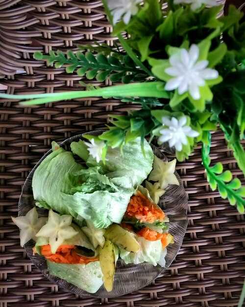 Листовой салат в роллах и обертках: особенности приготовления