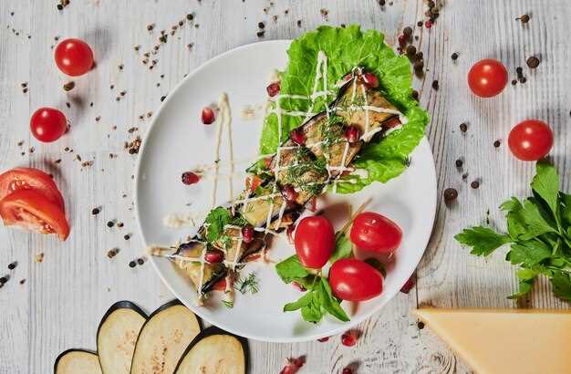 Обезжиренный греческий йогурт с ягодами и орехами