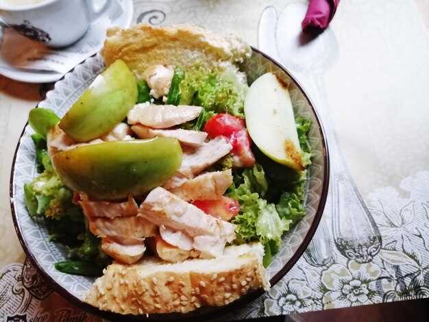 Белковый омлет с овощами: быстрый способ насытиться