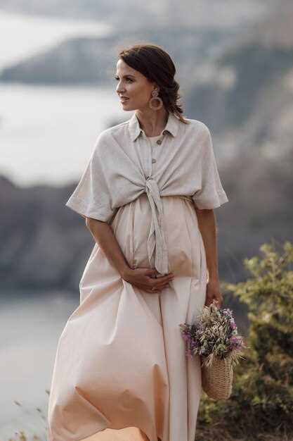 Выбор и уход за джинсами клеш для беременных