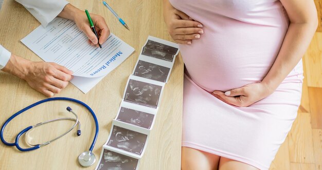 Расположение аппендикса в третьем триместре: смещение и клинические особенности