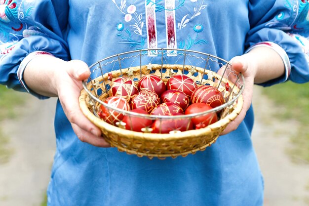 Использование имени Илхом в современных медийных проектах