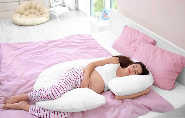 Что означает увидеть беременную женщину, которая помогает или дает советы?