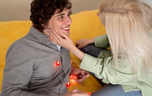 Показывает нервозность или замешательство в вашем присутствии