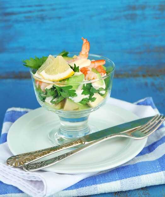 Выбор спелого и мягкого авокадо для салата