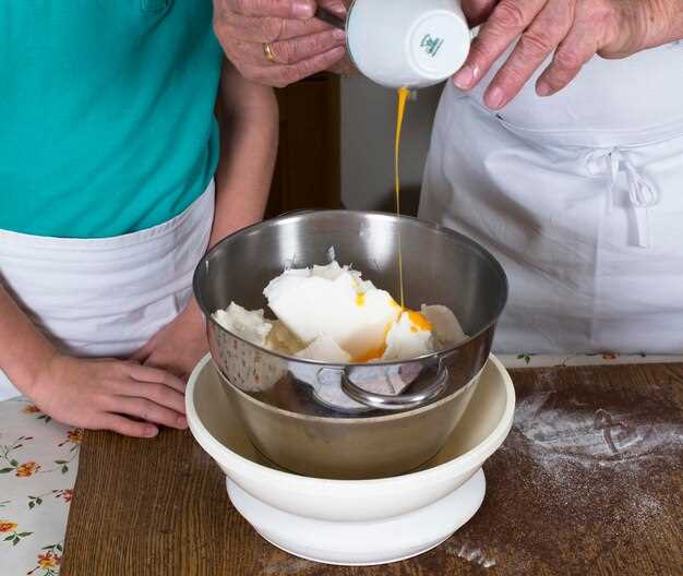 Подготовка посуды и инструментов для замешивания теста