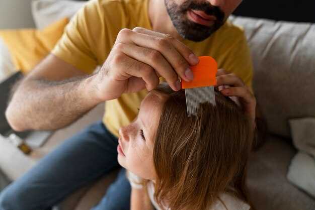 2-3 месяца: появление способности удерживать голову в положении сидя