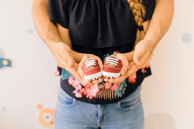 Что делать, если роды начались дома: пошаговая инструкция