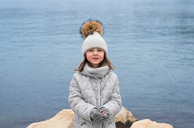 Капюшон и меховые вставки: защита головы и лица в сильный мороз