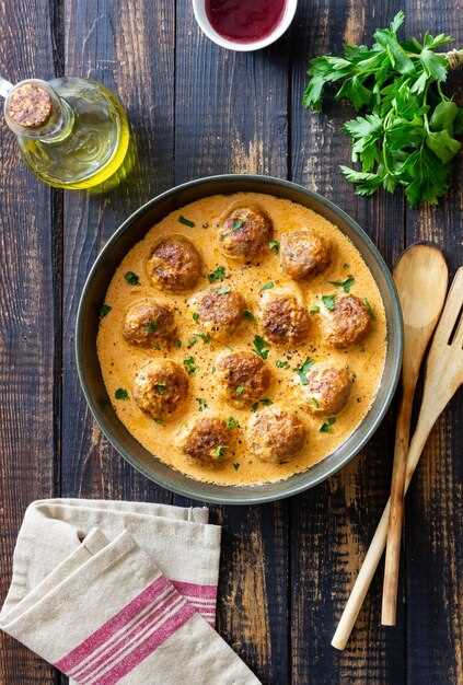 Кавказский подлив с орехами и пряностями