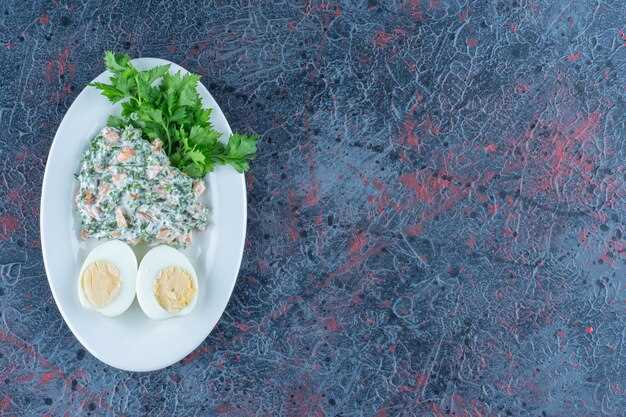 Салат с морской капустой, яйцом и картофелем