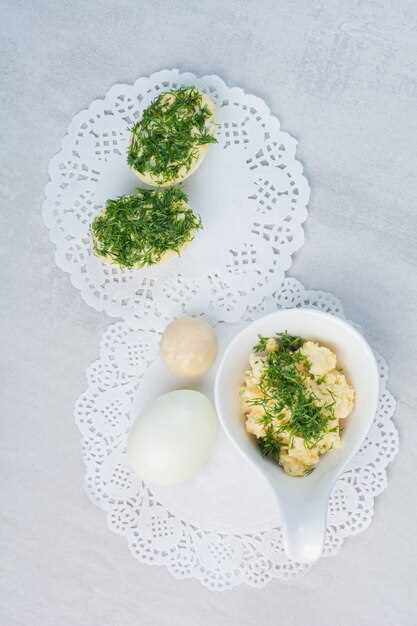 Салат с морской капустой и яйцом