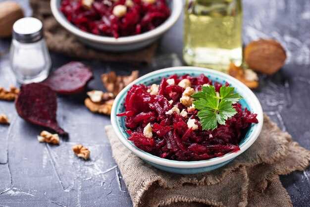 Зимний салат из сырой свеклы с цитрусовыми и мёдом