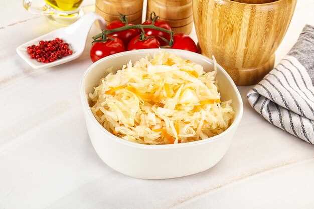 Популярные классические салаты с квашеной капустой