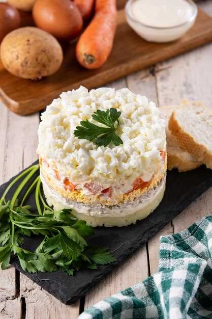 Идеи оригинальных салатов с плавлеными сырками для необычного стола