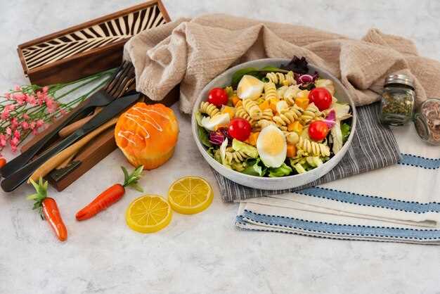 Тёплый салат с свеклой и козьим сыром