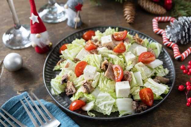 Салат с пекинской капустой, ананасами и орехами