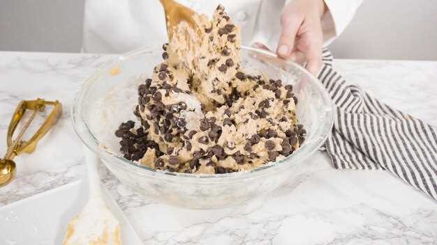 Обжаривание и подготовка ореховой крошки для слоя