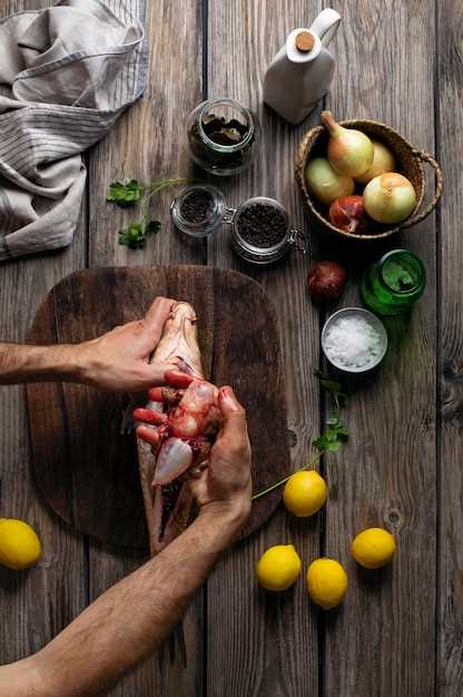 Обработка ножек и рульки перед варкой