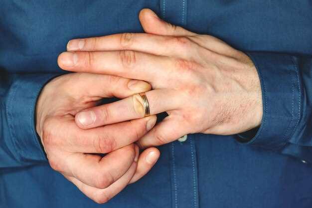 Левая рука – место для свадебных и обереговых украшений