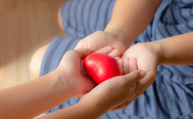 Отклонения в сторону повышения: гипертония, инфекционные заболевания, стресс