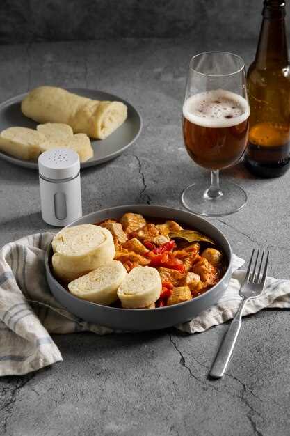 Подготовка других ингредиентов: лук, специи, масло