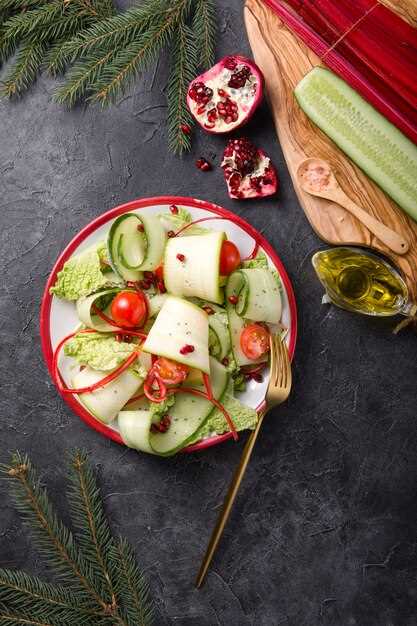 Микс моркови и капусты с укропом и йогуртовой заправкой