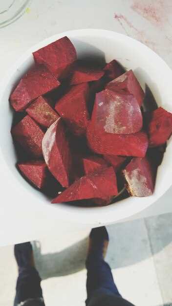 Гарнир из запеченной свеклы и картофеля для семейного обеда