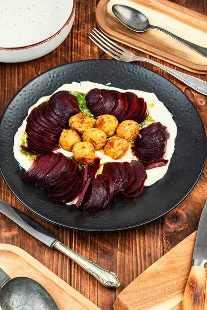 Ингредиенты и подготовка для свекольных котлет