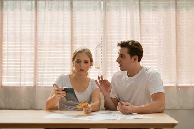 Страховые полисы и банковские карты: как и когда менять сведения