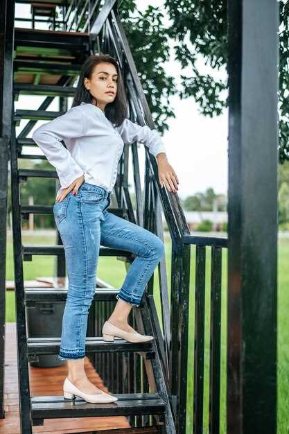 Как выбрать размер и посадку на ранних сроках