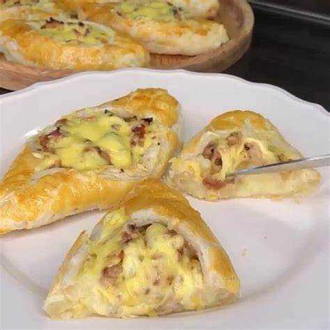 Вкусные блюда из сыра и слоёного теста