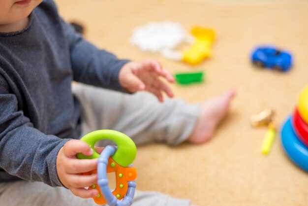 Когда ребёнок начинает хватать игрушки и развивается моторика в раннем возрасте