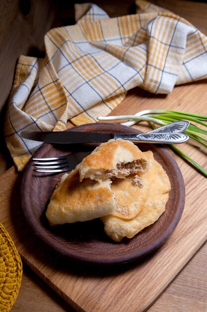 Пирог из дрожжевого теста с фаршем и картошкой — простой рецепт приготовления в духовке