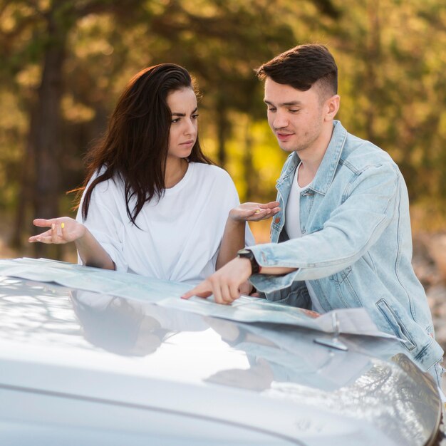 Как правильно воспринимать жену брата мужа и строить гармоничные отношения